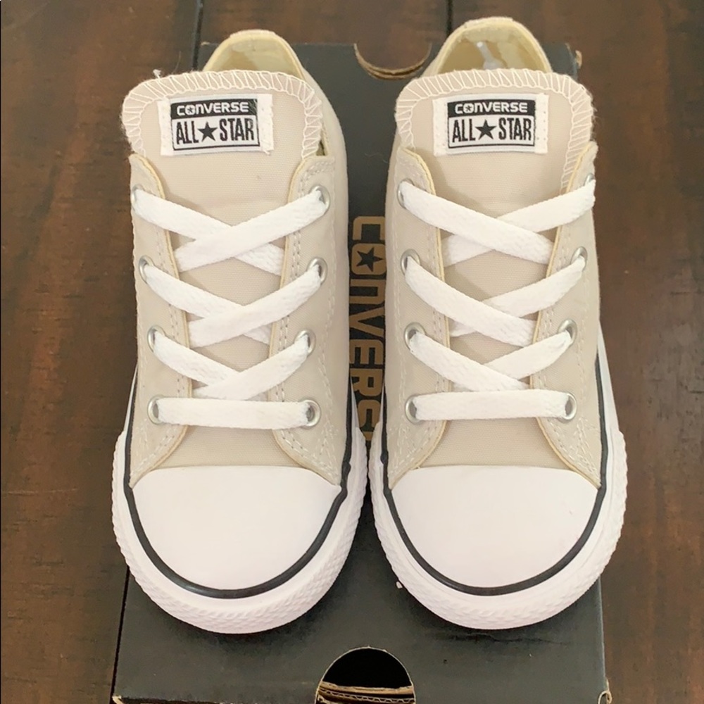 Kids/infant converse low top